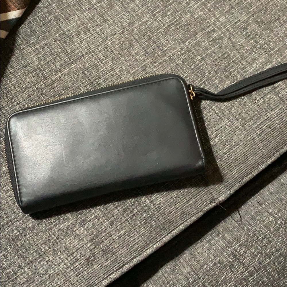 Small portable charging wallet